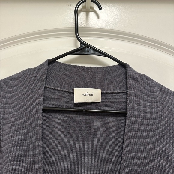 Aritzia Wilfred Cardigan in Navy size S - Picture 2 of 3